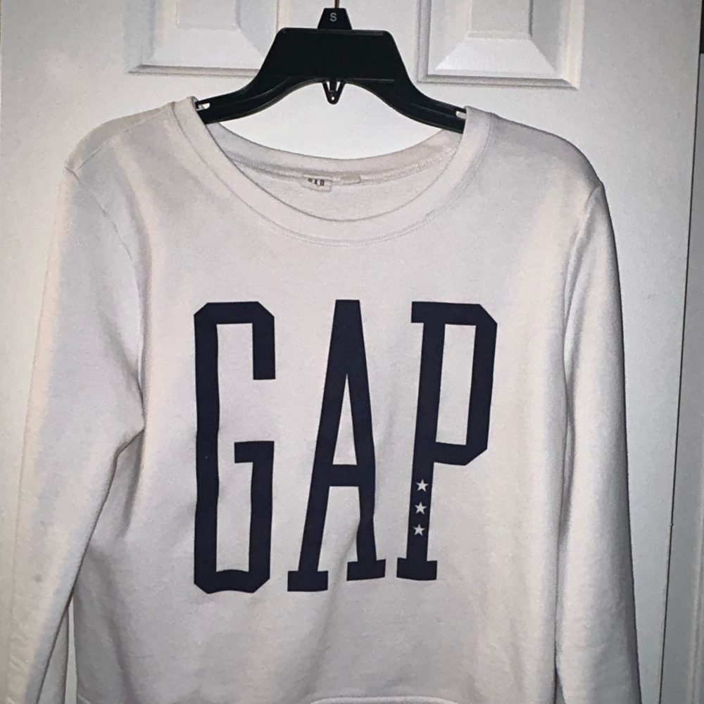 GAP Cream Pullover with Navy Logo